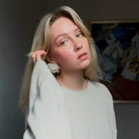 Лиза Романова